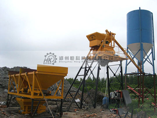 HZS25混凝土攪拌站（zhàn）安（ān）裝現場