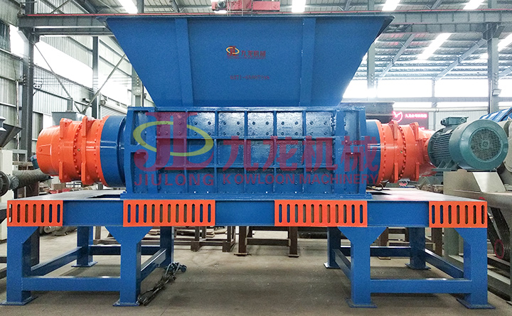 廢舊（jiù）家具撕碎機