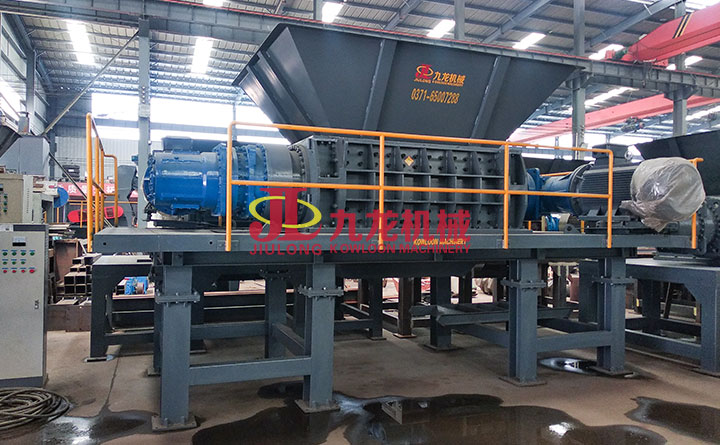 廢舊家具（jù）破碎機