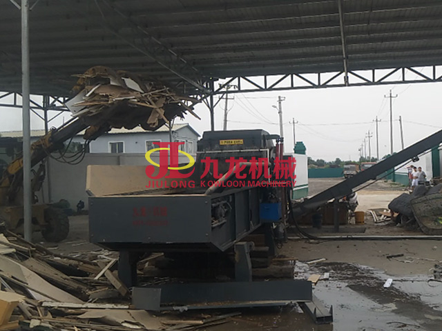 北京模板廢料破（pò）碎現場（chǎng）