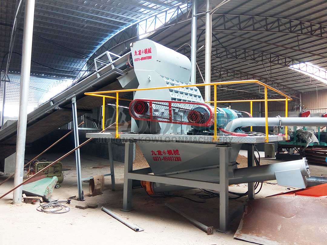 大（dà）型木材粉碎機