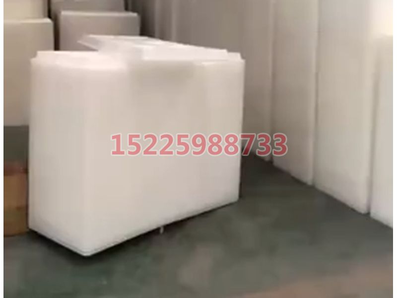 水泥漏糞板模具.塑料（liào）模具車（chē）間